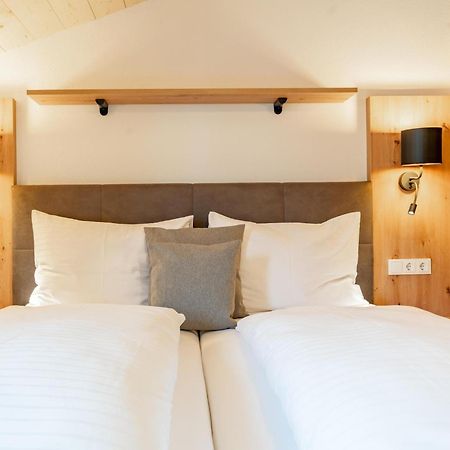 Falken Suites Top 7 คาพรูน ภายนอก รูปภาพ